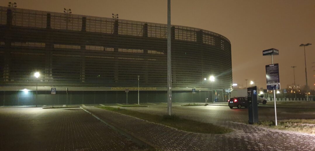 Parkomaty obok obiektów Mosir